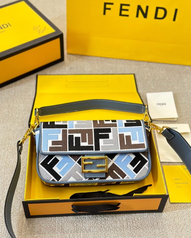 Fendi Baguette Ff Embroidered Shoulder Bag Multicolor 26Cm - Image 4