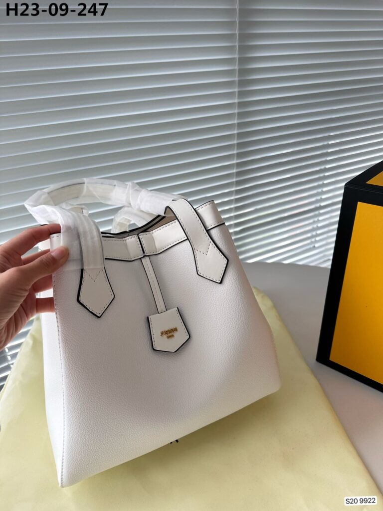 Fendi Origami Medium White Leather Bag That Can Be Transformed White 26Cm 8Bh414Apzaf0K7E - Image 4