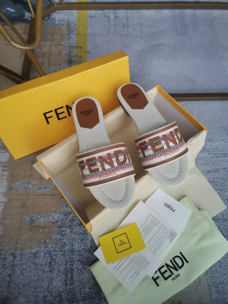 Fendi Signature Beige Canvas Slides 8R8092Ao0Xf1Lru - Image 4
