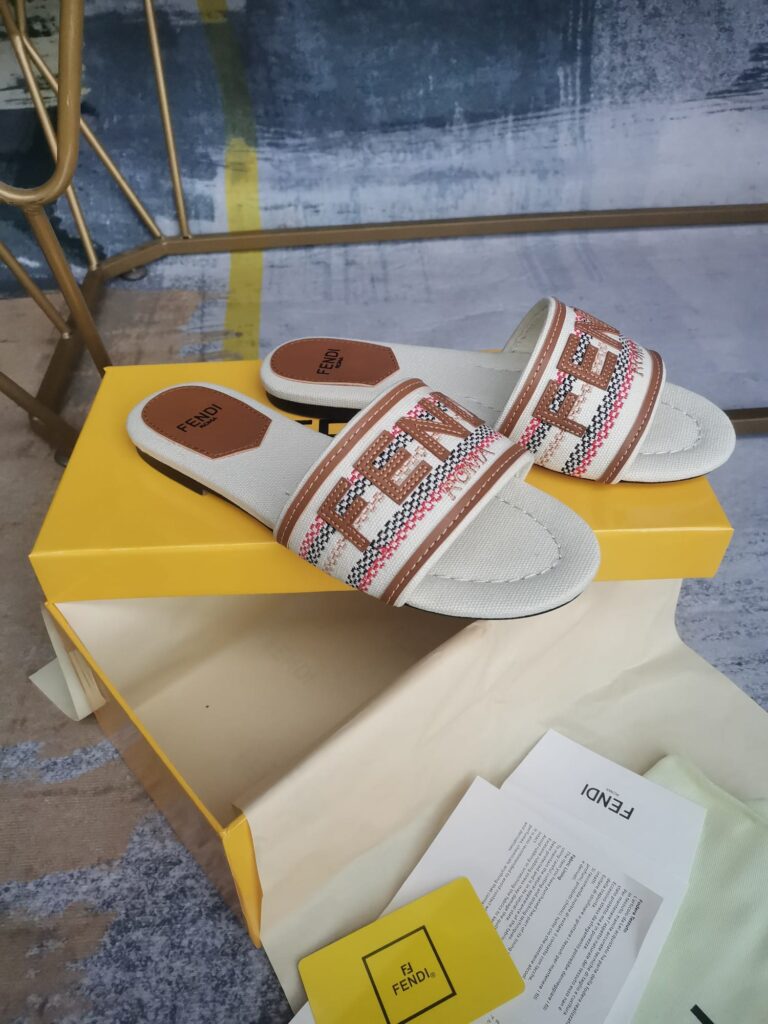 Fendi Signature Beige Canvas Slides 8R8092Ao0Xf1Lru - Image 3
