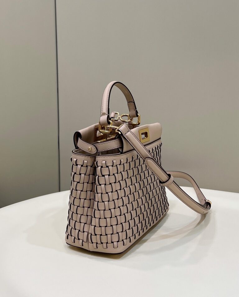 Fendi Peekaboo Bag Beige 24Cm - Image 6