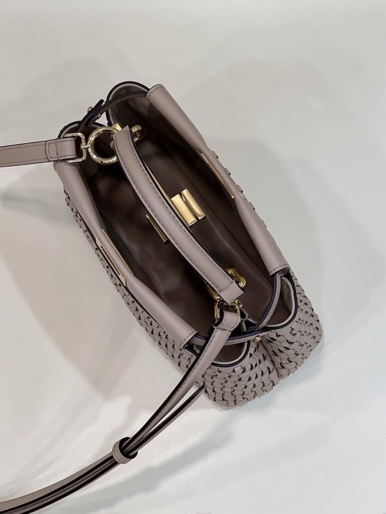 Fendi Peekaboo Bag Beige 24Cm - Image 8