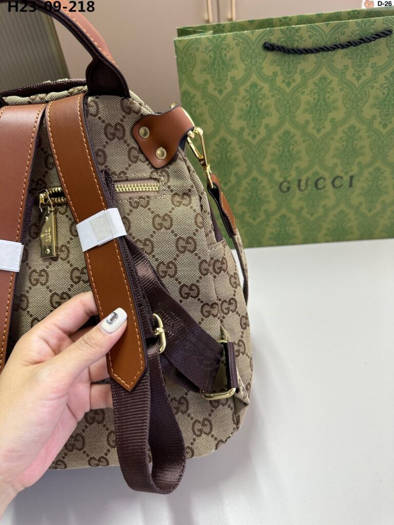 Gucci Supreme Canvas Backpack Beige 29Cm - Image 8
