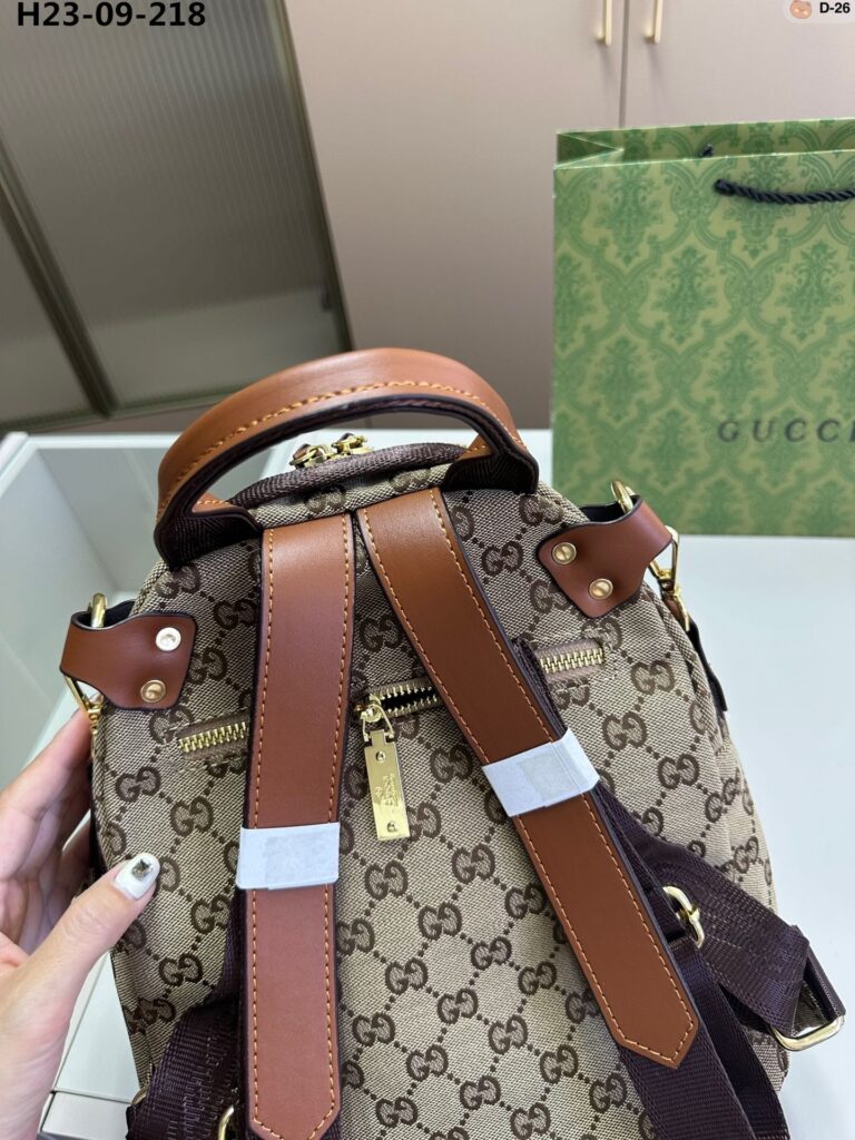 Gucci Supreme Canvas Backpack Beige 29Cm - Image 5