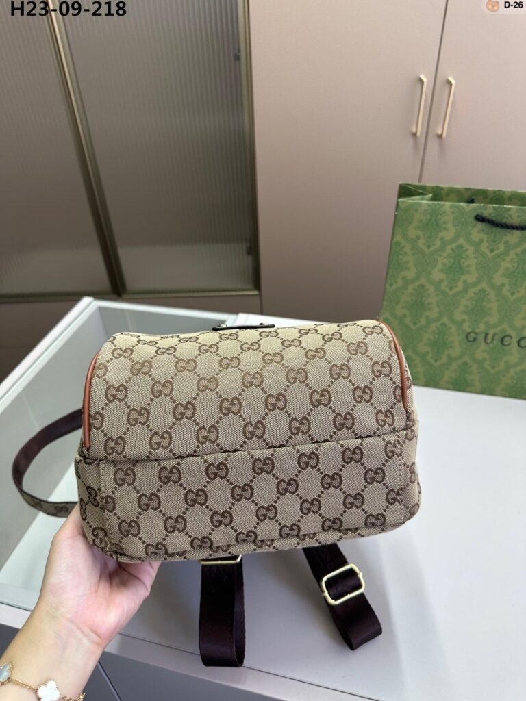 Gucci Supreme Canvas Backpack Beige 29Cm - Image 6