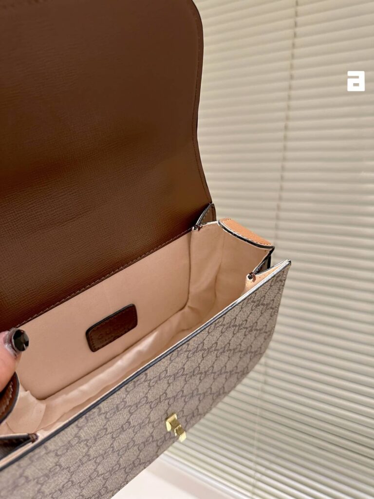 Gucci Blondie Top-Handle Bag Monogram 24Cm - Image 2