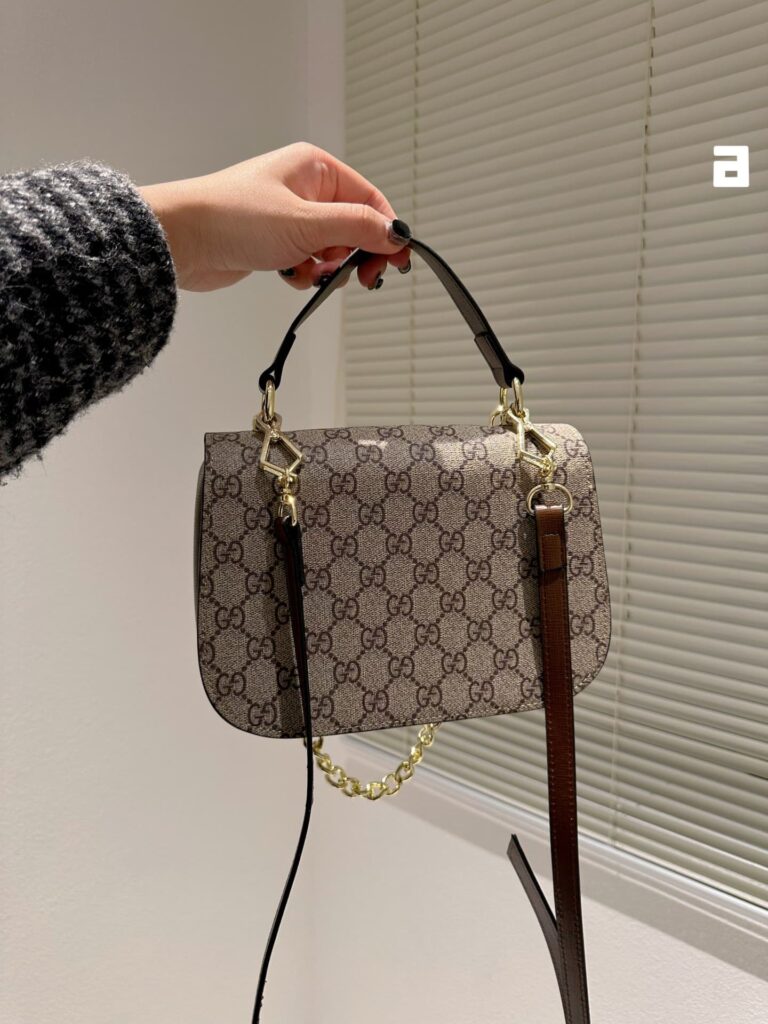 Gucci Blondie Top-Handle Bag Monogram 24Cm - Image 4