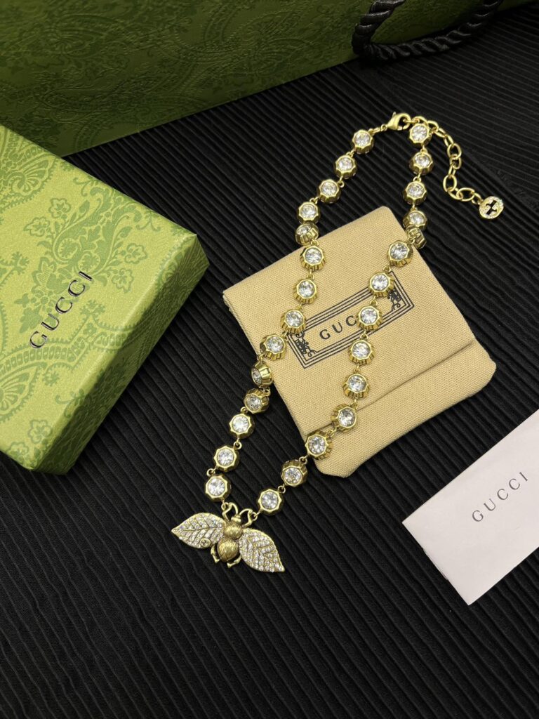 Gucci Bee Necklace With Crystals In Gold ?629989 J1D50 8062 - Image 4
