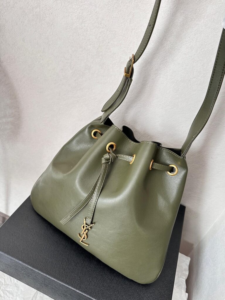 Saint Laurent Paris Vii Flat Hobo Bag In Smooth Leather Bag Dark Green 23Cm - Image 2