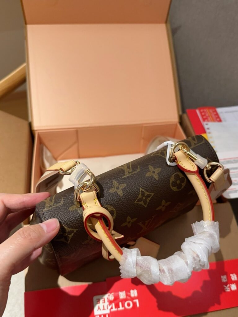 Louis Vuitton Cluny Mini Monogram Brown 25Cm M46055 - Image 4