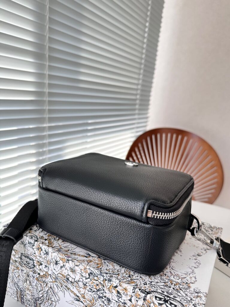 Dior Pouch Shoulder Strap Cd Icon Black 17Cm 2Esbc119Cdi H00N - Image 4