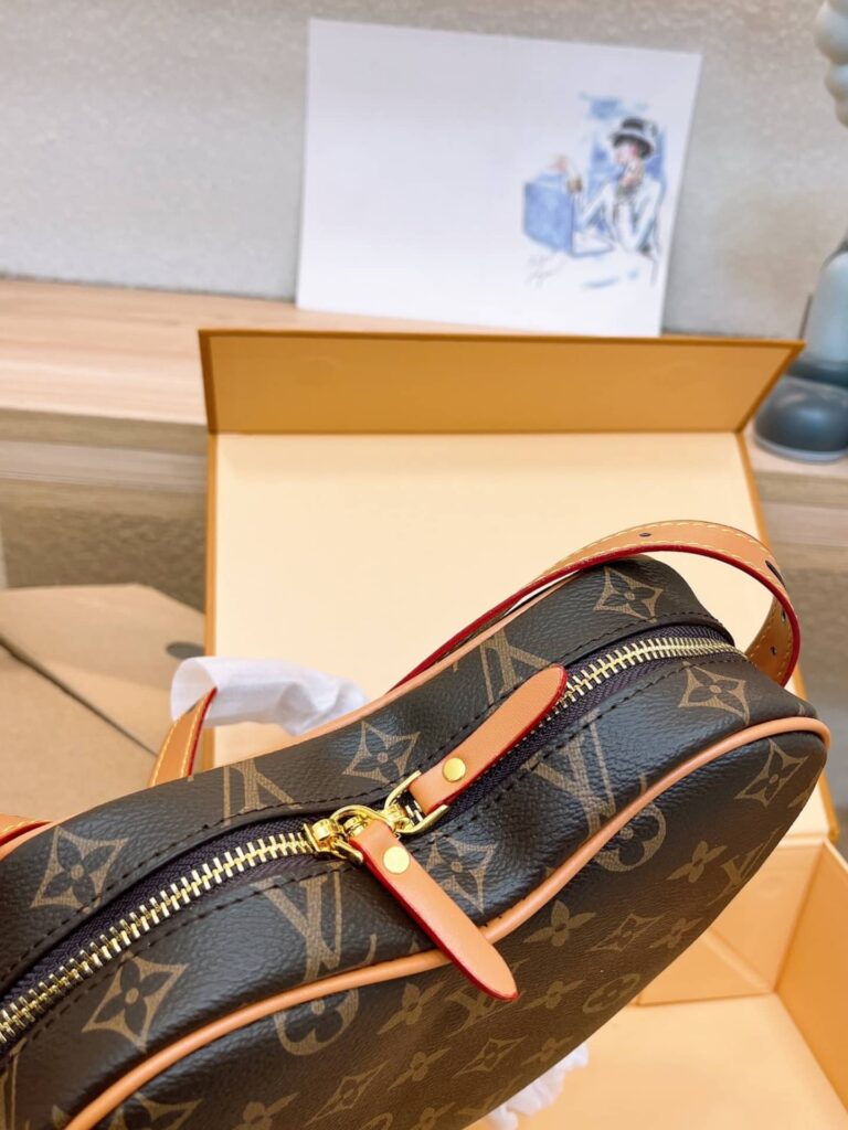 Louis Vuitton Coeur Heart Bag Game On Monogram 21Cm M57456 - Image 4