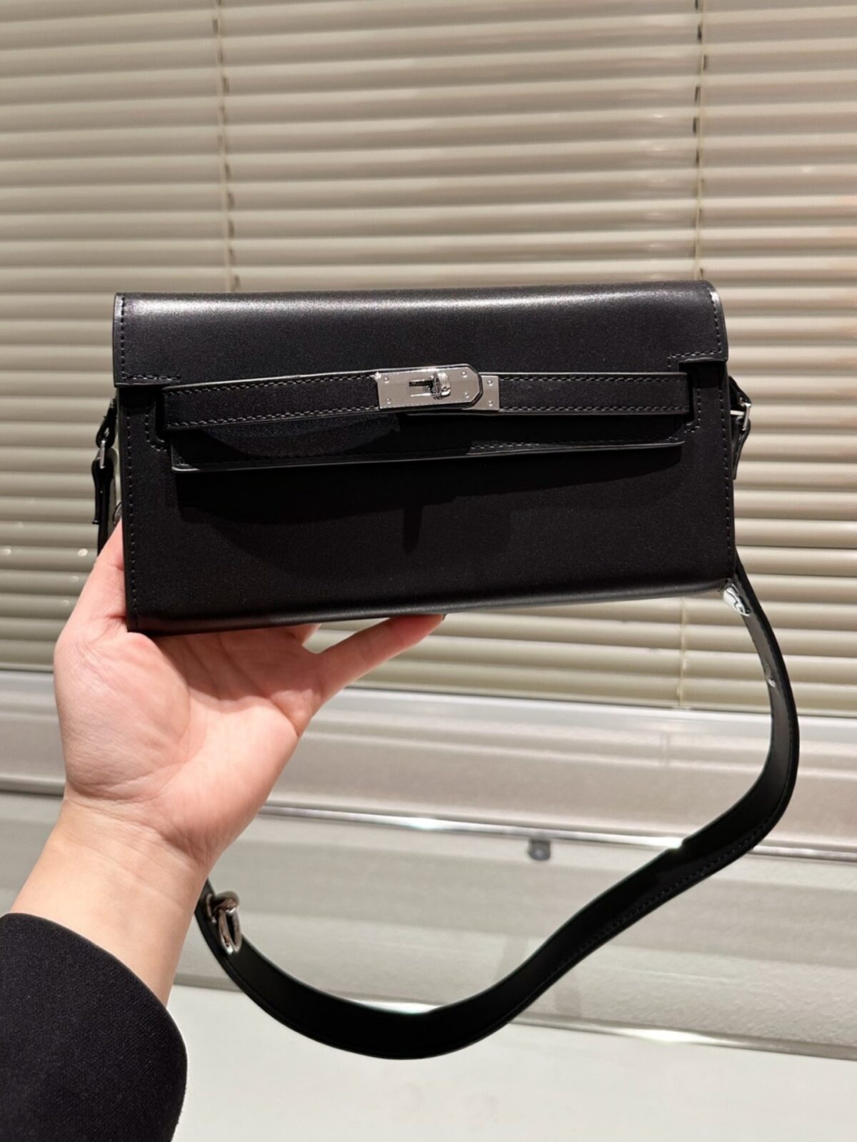 Hermes Kelly Pochette Boxcalf Silver Hardware Black 23Cm - Image 5