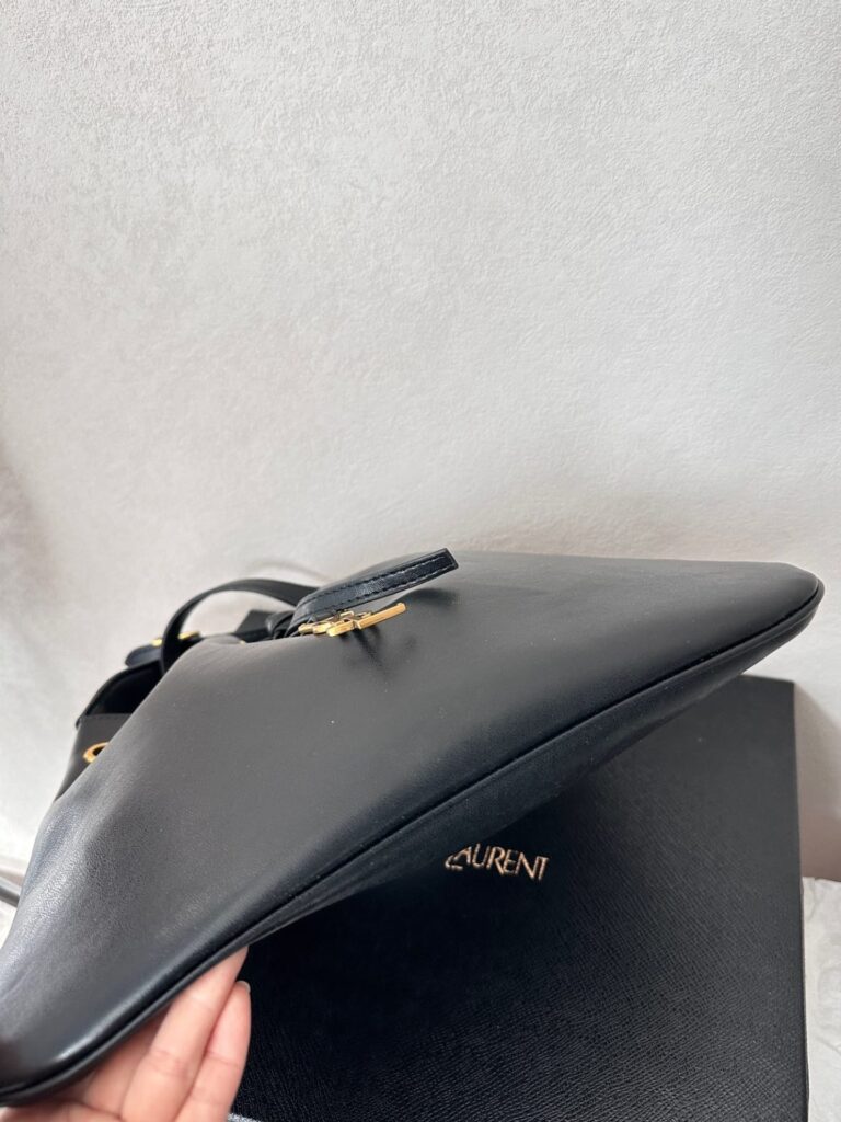 Saint Laurent Paris Vii Flat Hobo Bag In Smooth Leather Bag Black 23Cm - Image 5