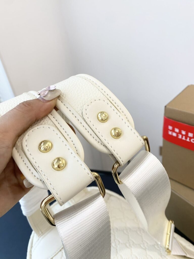 Gucci Gg Embossed Leather Backpack White 26Cm - Image 5