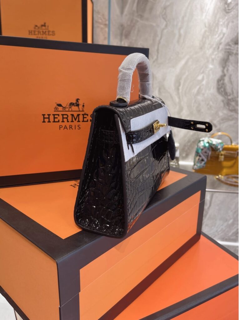 Hermes Kelly Alligator Gold Buckle Black 22Cm - Image 2