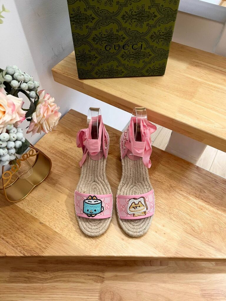 Gucci Women'S Gg Espadrille With Patch Pink - Image 7