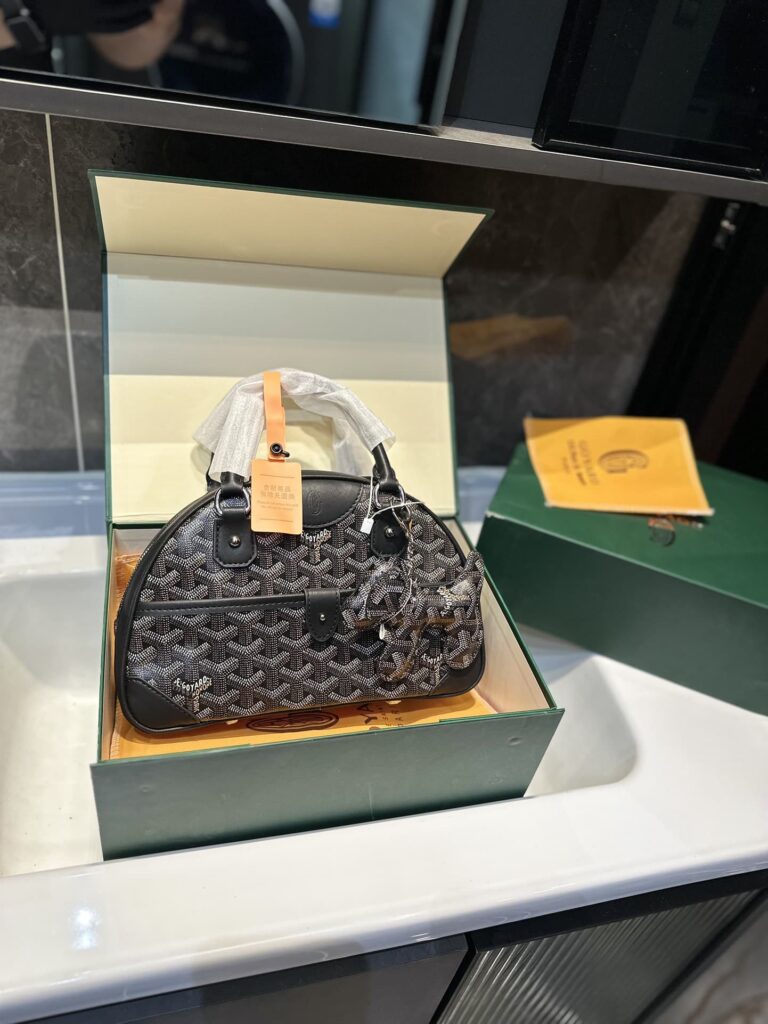 Goyard Saint Jeanne Pm Black 26Cm - Image 2