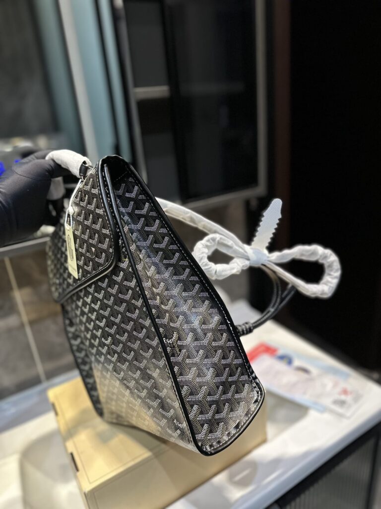 Goyard Saint Leger Backpack Black 36Cm Stlegemmlty01Cg01P - Image 6