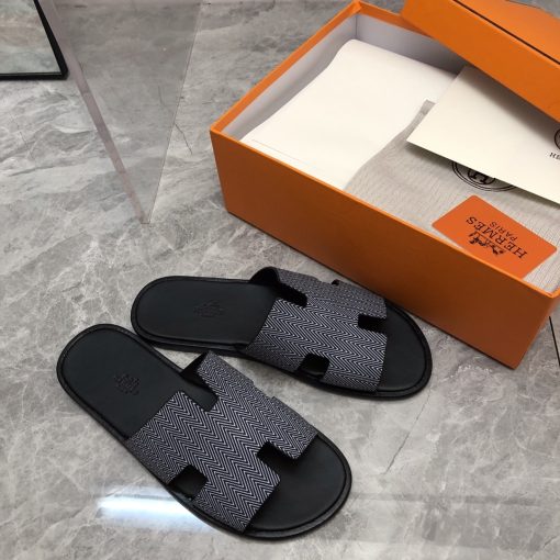 Hermes Izmir Sandal Noir Blanc H231806Zh11390 - Image 4