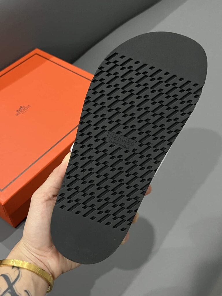 Hermes Chypre Sandal Calfskin Beige - Image 8