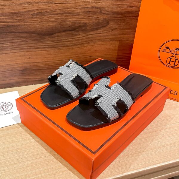 Hermes Oran Sandal Black H231095Z Pn360 - Image 8