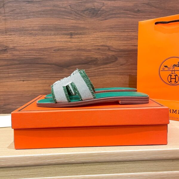 Hermes Oran Sandal Green H231095Z V1350 - Image 6