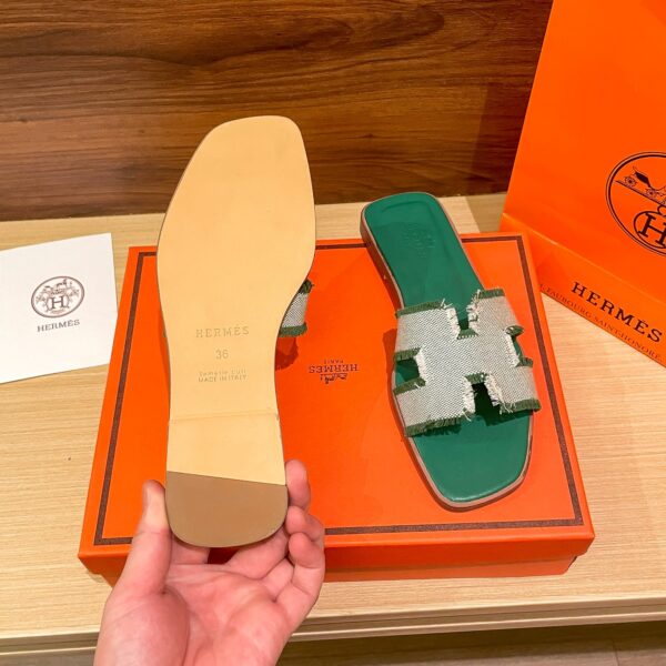 Hermes Oran Sandal Green H231095Z V1350 - Image 7