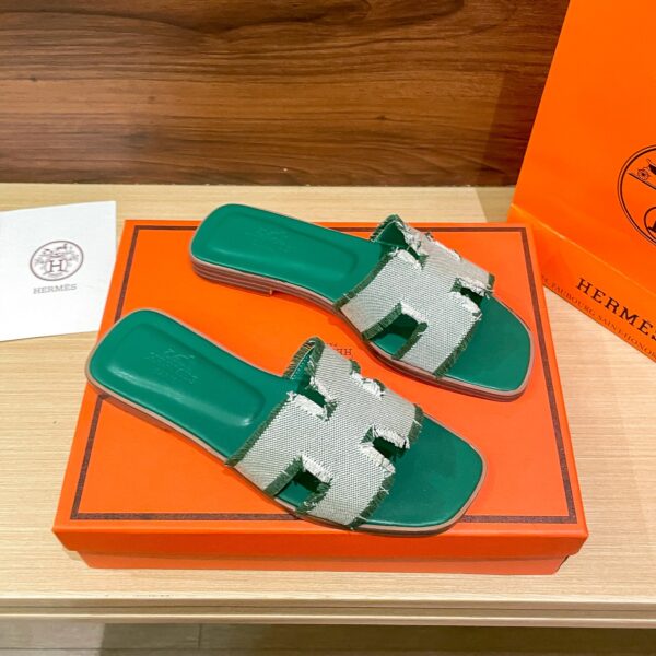 Hermes Oran Sandal Green H231095Z V1350 - Image 9
