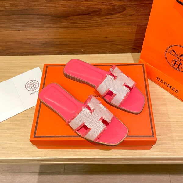 Hermes Oran Sandal Pink H231095Z C5350 - Image 8