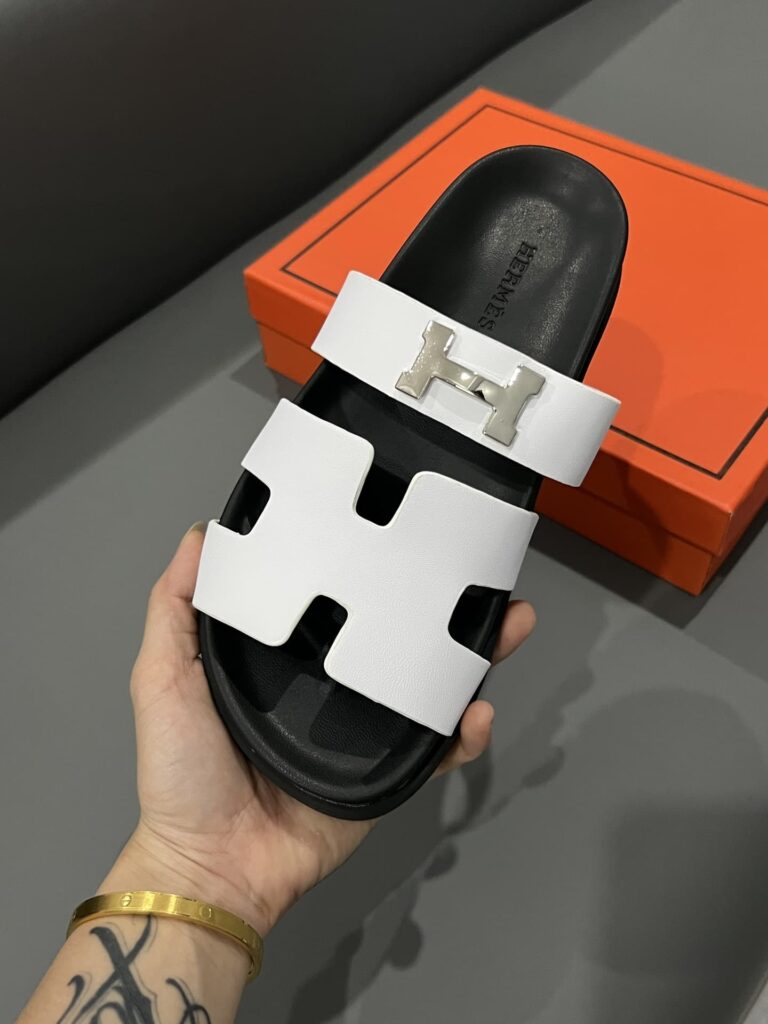 Hermes Chypre Sandal H Logo Silver Hardware White - Image 7