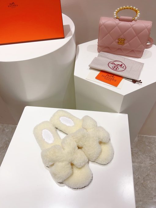 Hermes Oran Sandal White H231288Z - Image 3