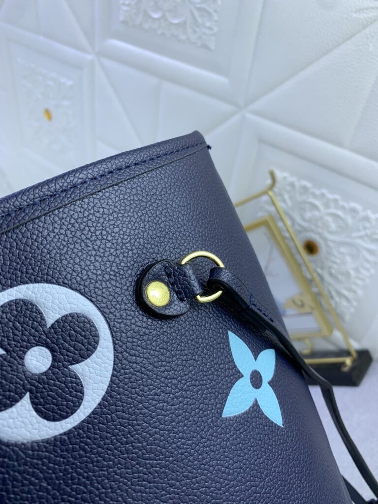 Louis Vuitton Neverfull Mm Blue 31Cm - Image 4
