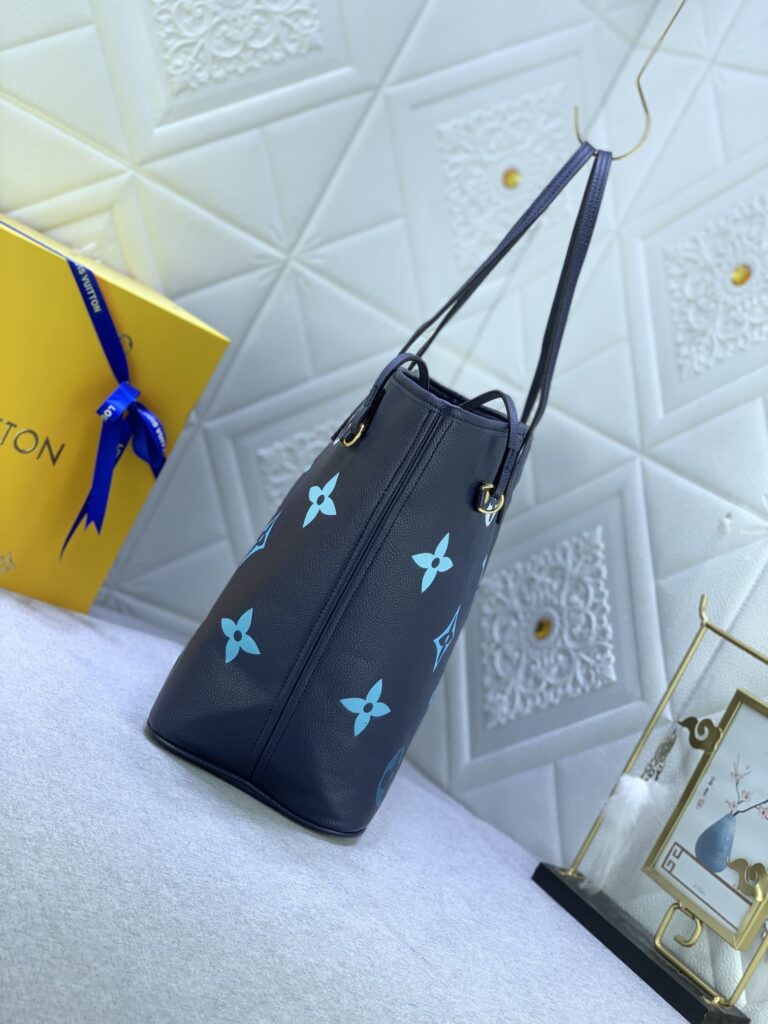 Louis Vuitton Neverfull Mm Blue 31Cm - Image 6