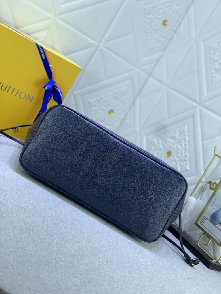 Louis Vuitton Neverfull Mm Blue 31Cm - Image 7