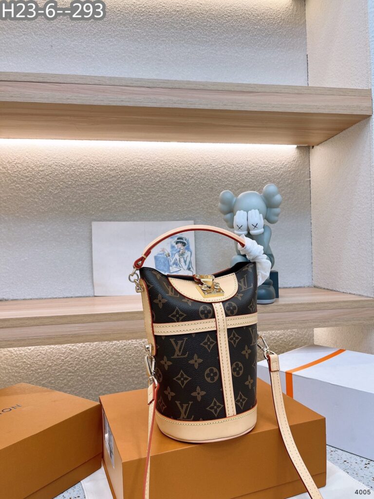 Louis Vuitton Duffle Monogram 22Cm M43587 - Image 2