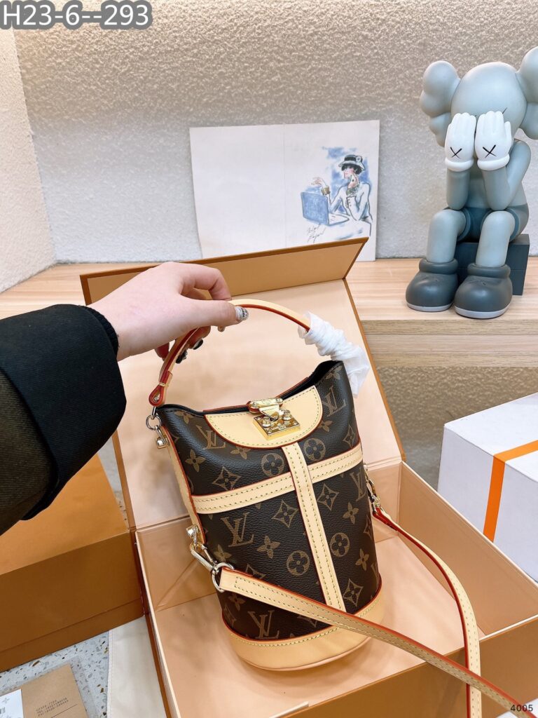 Louis Vuitton Duffle Monogram 22Cm M43587 - Image 3