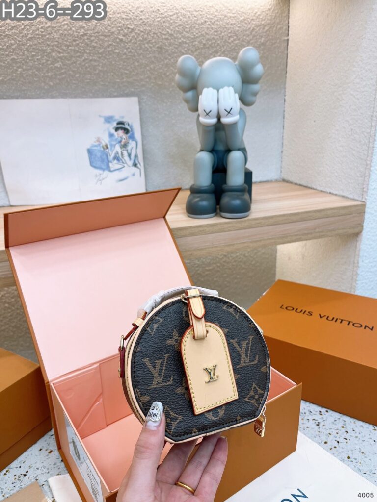 Louis Vuitton Petite Boite Chapeau Beige And Brown 13Cm - Image 4