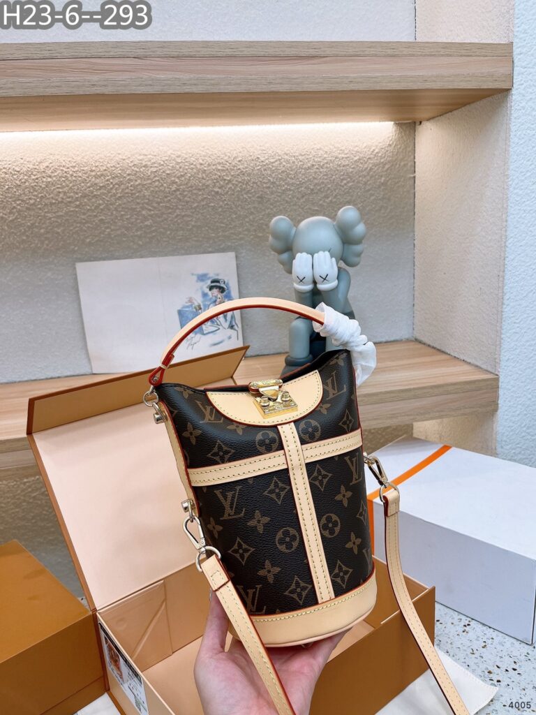 Louis Vuitton Duffle Monogram 22Cm M43587 - Image 4