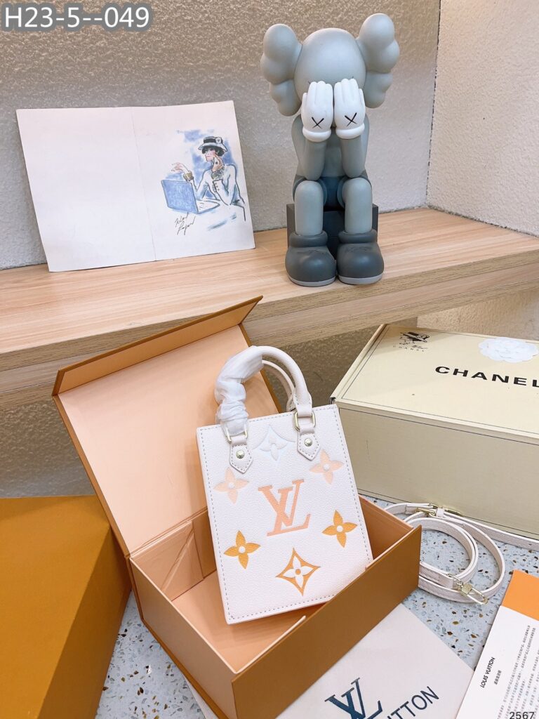 Louis Vuitton Petit Sac Plat Monogram Yellow And White 18Cm - Image 4