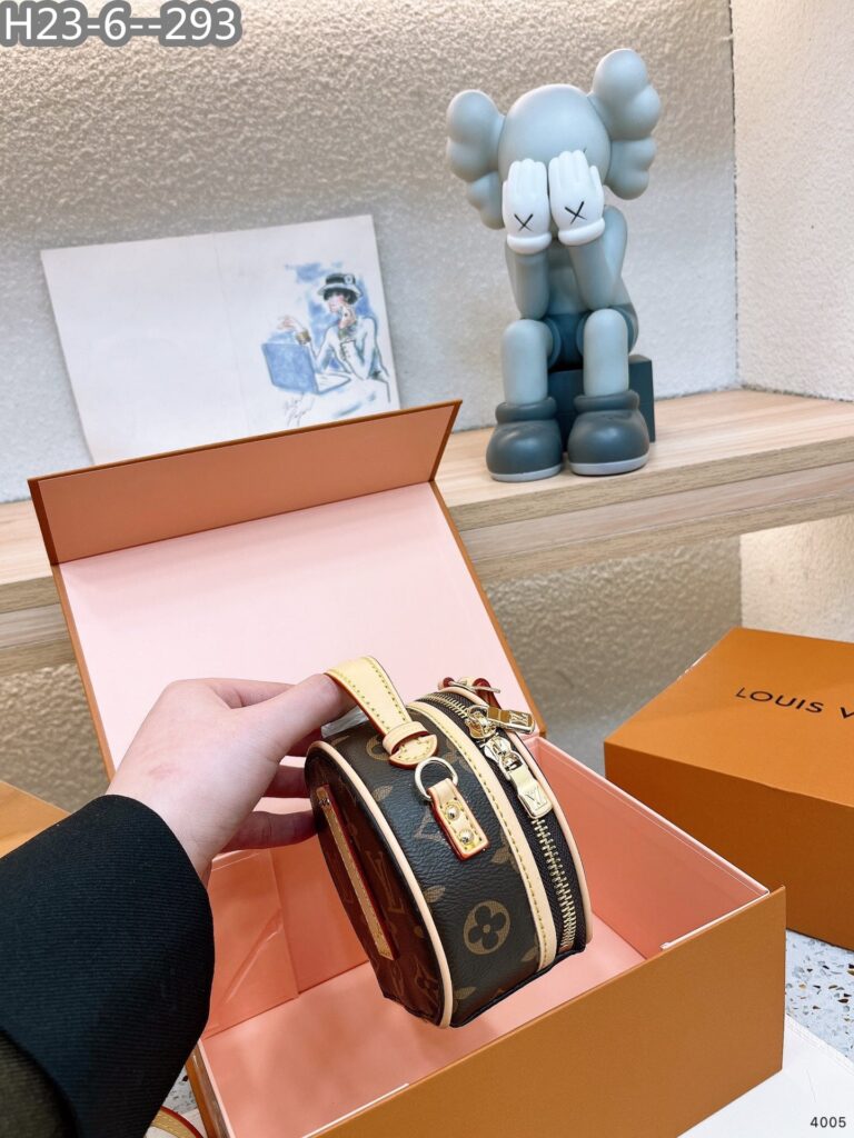 Louis Vuitton Petite Boite Chapeau Beige And Brown 13Cm - Image 6