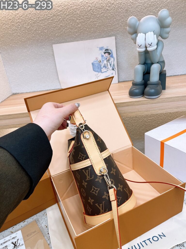 Louis Vuitton Duffle Monogram 22Cm M43587 - Image 6