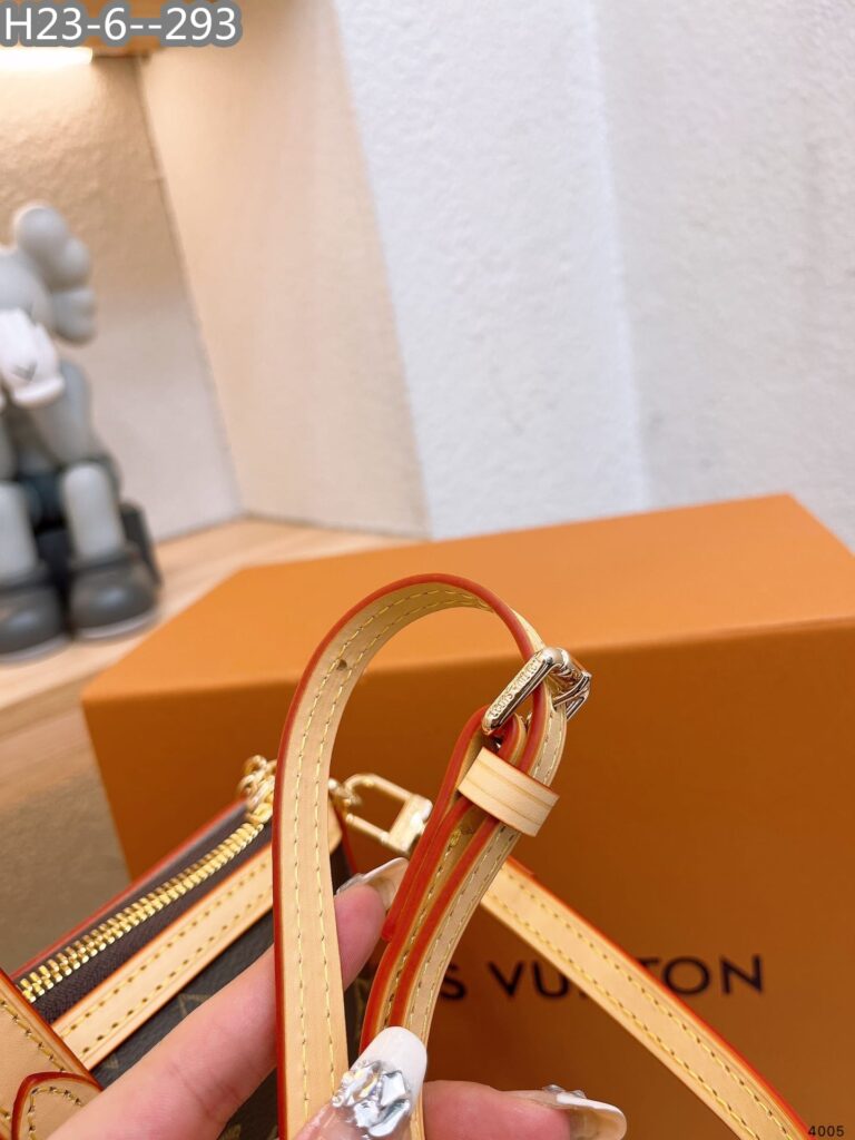 Louis Vuitton Palermo Pm Monogram Shoulder Bag 31Cm - Image 6