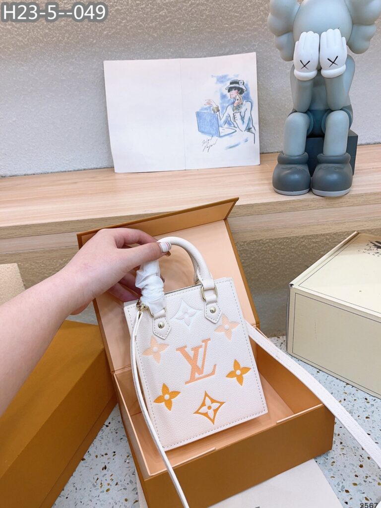 Louis Vuitton Petit Sac Plat Monogram Yellow And White 18Cm - Image 6