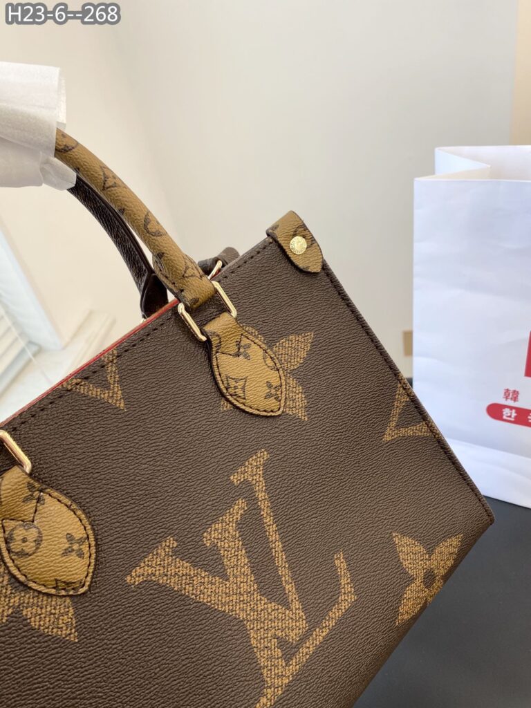 Louis Vuitton Onthego Pm 25Cm - Image 7