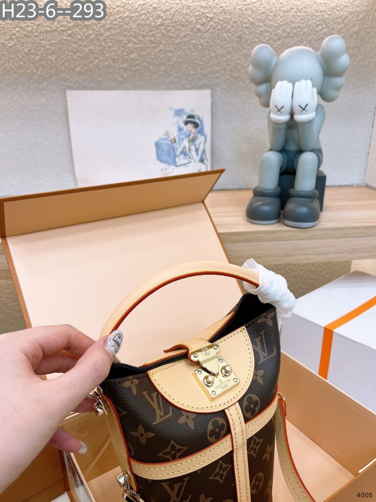 Louis Vuitton Duffle Monogram 22Cm M43587 - Image 8