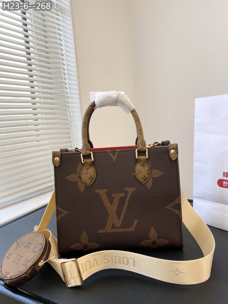 Louis Vuitton Onthego Pm 25Cm - Image 9