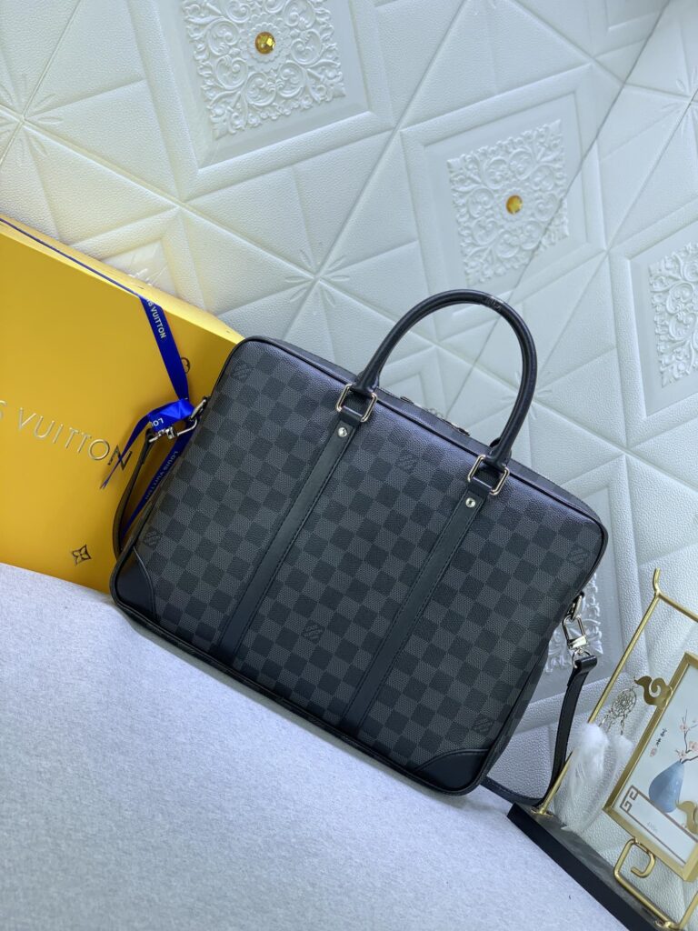 Louis Vuitton Porte Documents Voyage Damier Black 37Cm N40485 - Image 4