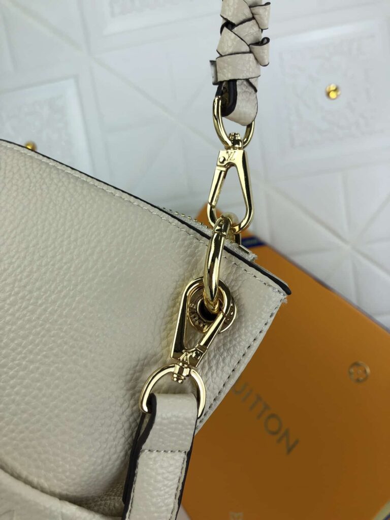 Louis Vuitton Maida Hobo Handbag White 33Cm - Image 4