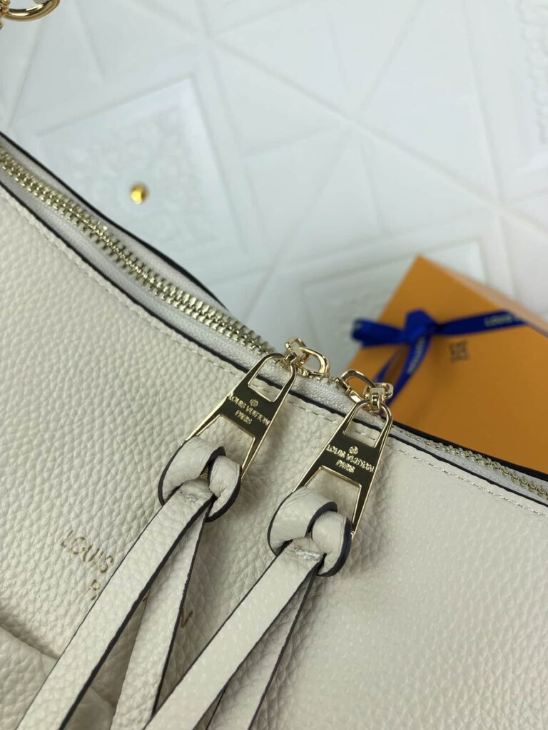 Louis Vuitton Maida Hobo Handbag White 33Cm - Image 5